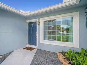 11280 NW 26th St, Plantation FL 33323