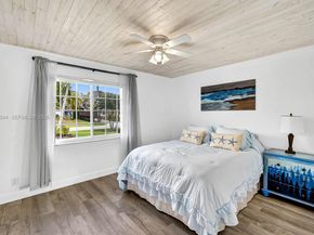 11280 NW 26th St, Plantation FL 33323