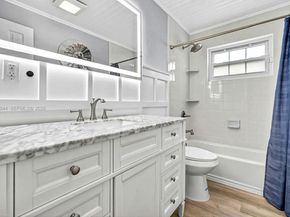 11280 NW 26th St, Plantation FL 33323