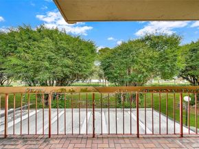 9907 NW 9th St Cir 1520, Miami FL 33172