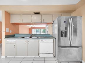 9907 NW 9th St Cir 1520, Miami FL 33172