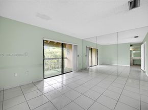 9907 NW 9th St Cir 1520, Miami FL 33172
