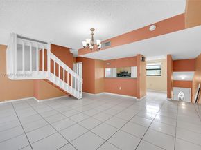 9907 NW 9th St Cir 1520, Miami FL 33172