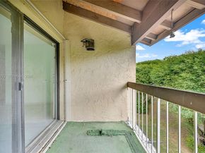 9907 NW 9th St Cir 1520, Miami FL 33172