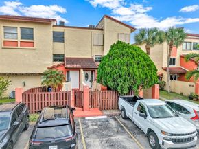 9907 NW 9th St Cir 1520, Miami FL 33172