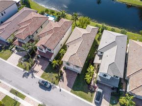 11824 SW 13th Ct, Pembroke Pines FL 33025