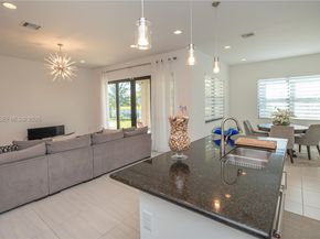 11824 SW 13th Ct, Pembroke Pines FL 33025