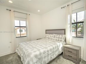 11824 SW 13th Ct, Pembroke Pines FL 33025