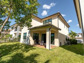 11824 SW 13th Ct, Pembroke Pines FL 33025
