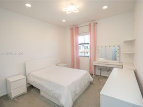 11824 SW 13th Ct, Pembroke Pines FL 33025