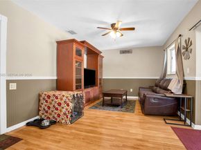 7481 NW 11th Pl, Plantation FL 33313