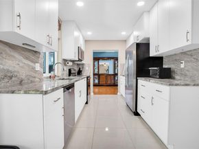 7481 NW 11th Pl, Plantation FL 33313