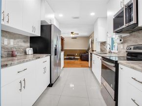 7481 NW 11th Pl, Plantation FL 33313