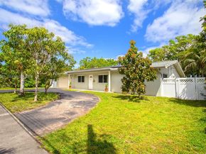 7481 NW 11th Pl, Plantation FL 33313