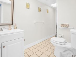 7481 NW 11th Pl, Plantation FL 33313