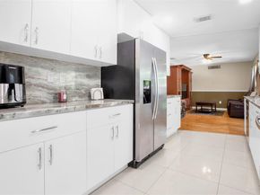 7481 NW 11th Pl, Plantation FL 33313
