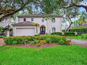 4716 University Dr