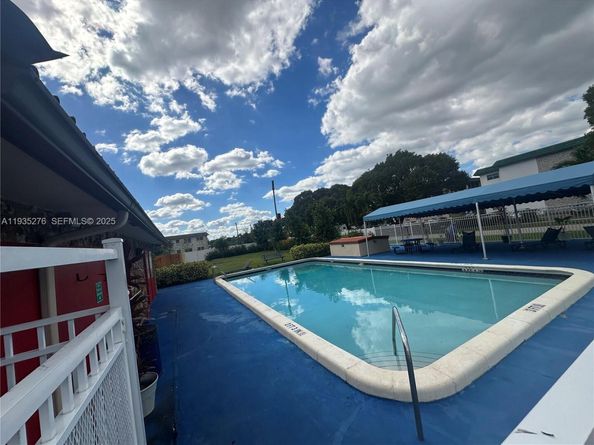 1700 NW 58th Ter 2B, Sunrise FL 33313