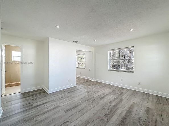 6416 Perry St, Hollywood FL 33024