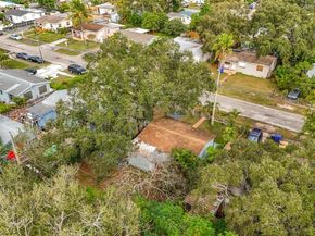 6416 Perry St, Hollywood FL 33024