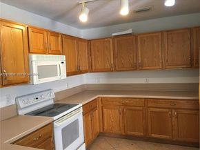 7260 Sienna Ridge Dr, Lauderhill FL 33319