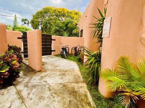 200 Azure Way, Miami Springs FL 33166