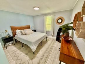 213 N E St, Lake Worth FL 33460