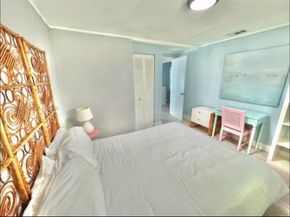 213 N E St, Lake Worth FL 33460