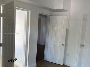 2816 Pine Tree Dr, Miami Beach FL 33140