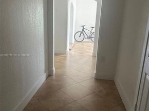 2816 Pine Tree Dr, Miami Beach FL 33140