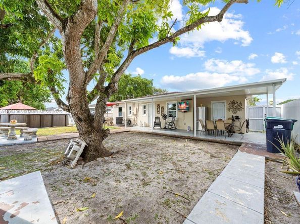 14761 Pierce St, Miami FL 33176