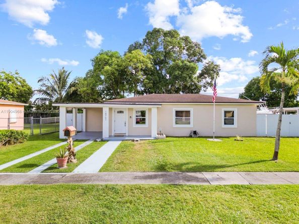14761 Pierce St, Miami FL 33176