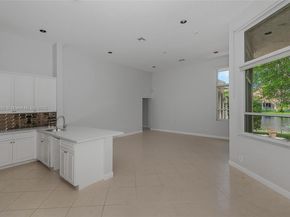 3843 Oak Ridge Cir, Weston FL 33331