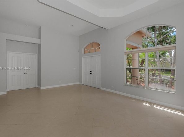 3843 Oak Ridge Cir, Weston FL 33331