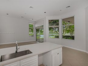 3843 Oak Ridge Cir, Weston FL 33331