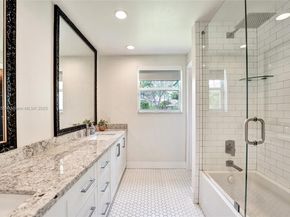 208 Landings Blvd, Weston FL 33327