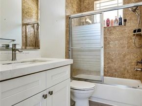 208 Landings Blvd, Weston FL 33327