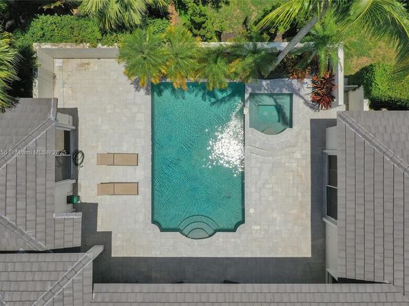 208 Landings Blvd, Weston FL 33327
