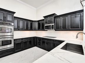 208 Landings Blvd, Weston FL 33327