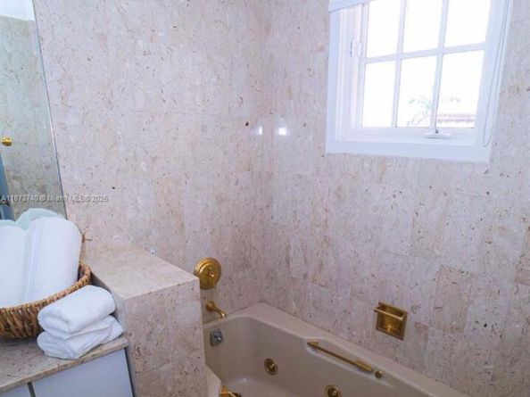 19237 Fisher Island Dr 19237, Miami Beach FL 33109
