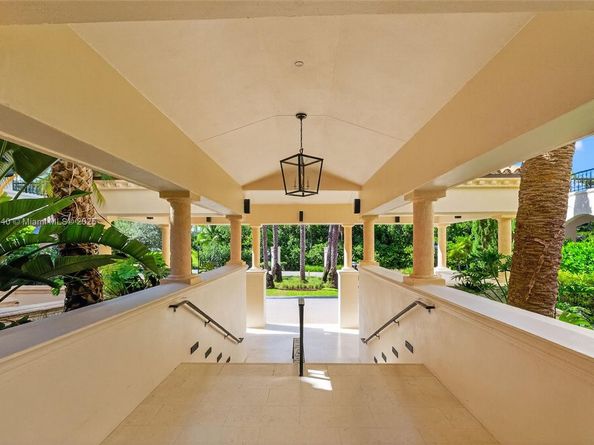 19237 Fisher Island Dr 19237, Miami Beach FL 33109