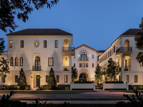 504 Malaga Ave T8, Coral Gables FL 33134