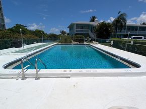 930 SE 9th Ave 11, Pompano Beach FL 33060