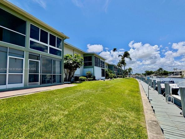 930 SE 9th Ave 11, Pompano Beach FL 33060