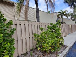 616 Executive Center Dr 107, West Palm Beach FL 33401