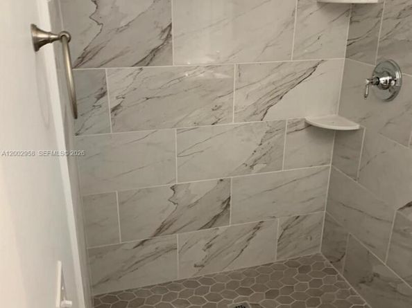 2051 NE 25th Ave, Pompano Beach FL 33062