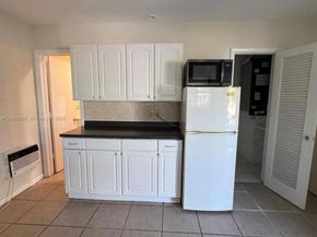 2051 NE 25th Ave, Pompano Beach FL 33062