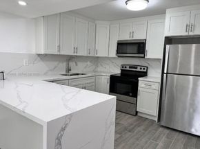 8820 SW 132nd Pl 203DS, Miami FL 33186