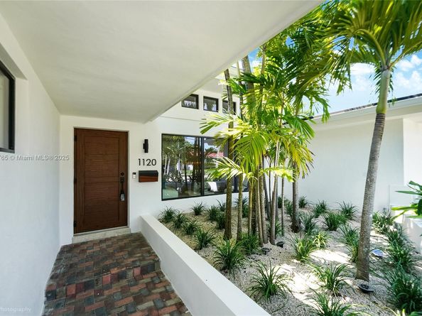 1120 NE 86th St, Miami FL 33138