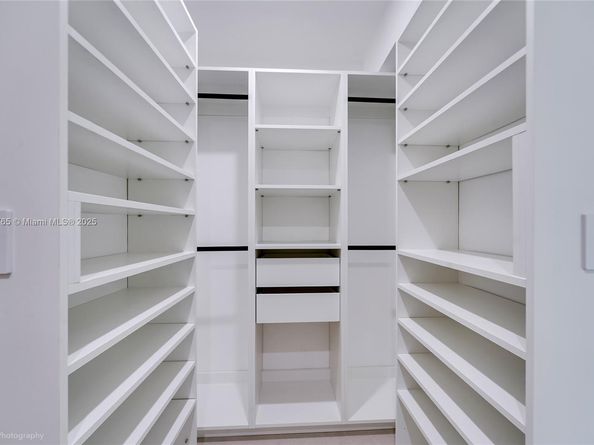 1120 NE 86th St, Miami FL 33138